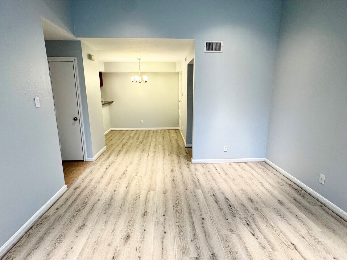 Foto del edificio - 700 Thicket Ln