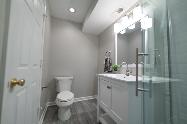 Building Photo - 1119 Race St