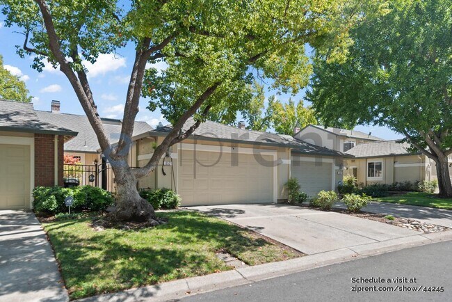 Foto del edificio - 652 St Ives Ct