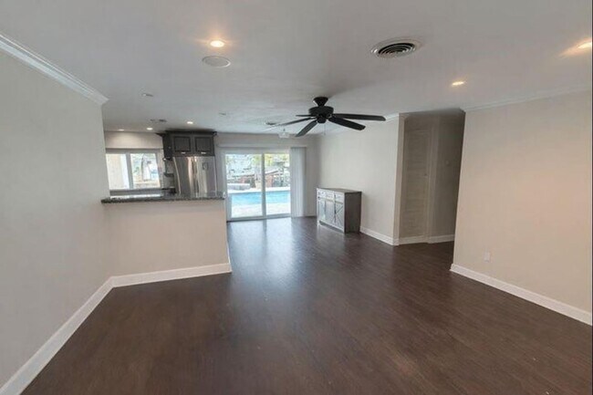 Foto del edificio - 730 SE 3rd Terrace