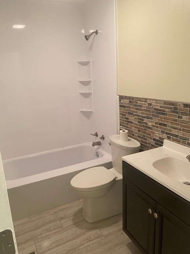 Foto del edificio - 5422 E 20th Pl