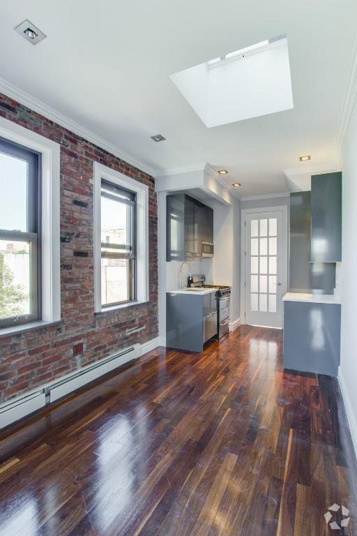 Building Photo - 124 Ridge St