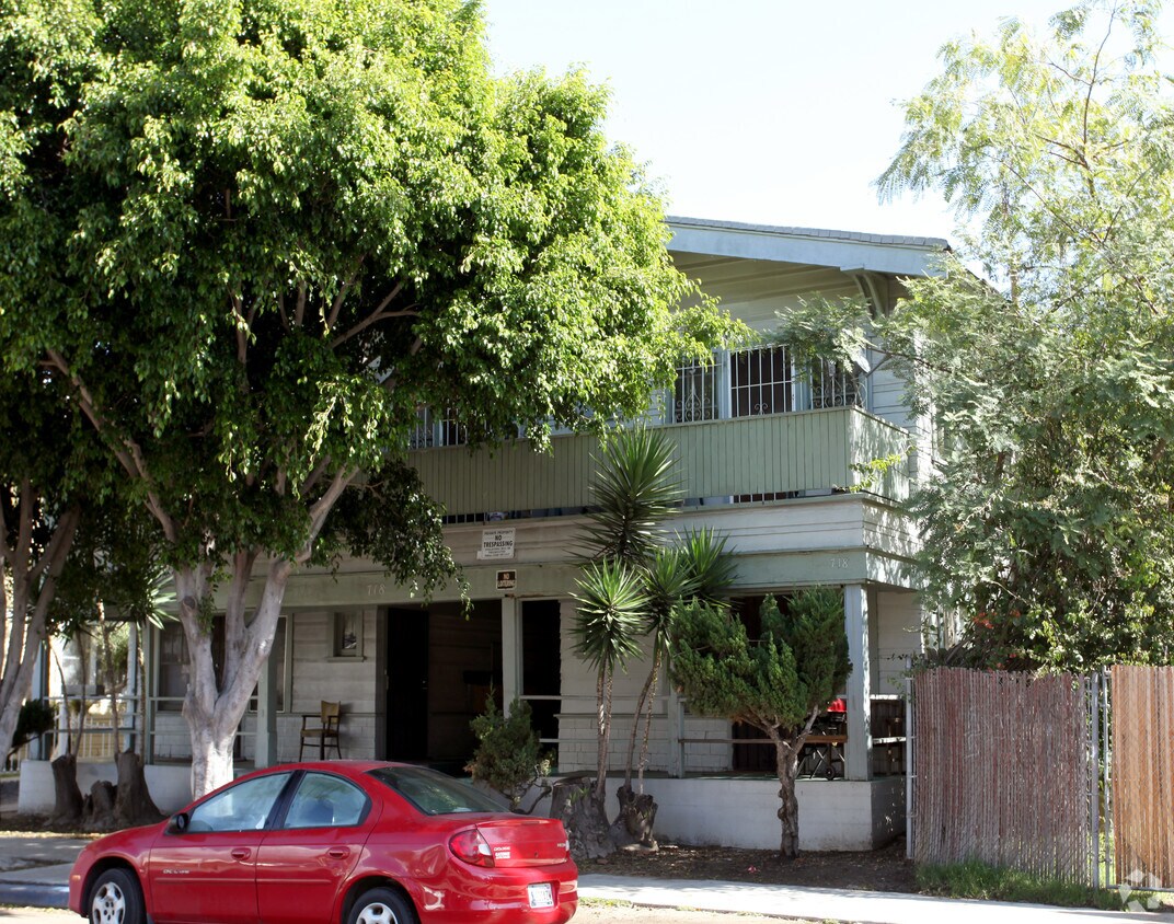 Building Photo - 718 Chestnut Ave