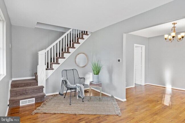 Foto del edificio - 227 Whittier Ave