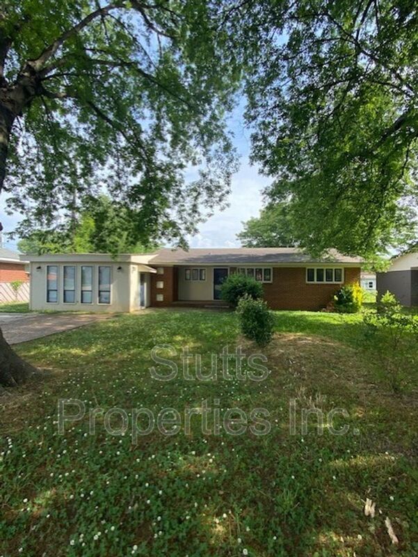 Primary Photo - 1103 Waverly Ave
