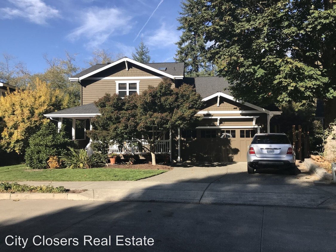 Foto principal - 9625 NE Northtown Loop