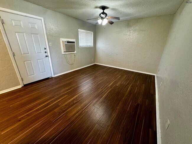 Foto del edificio - 1710 10th St