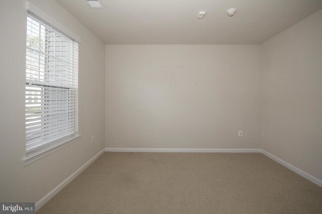 Foto del edificio - 9437 Paragon Ct
