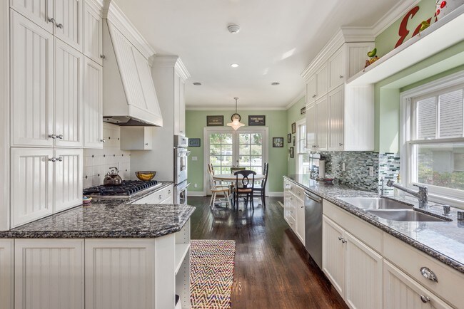 Building Photo - 15234 Friends St