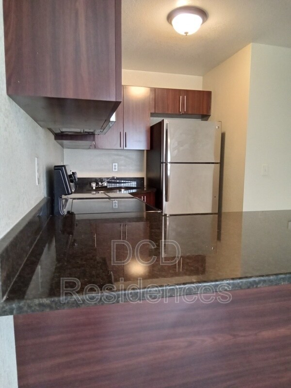 Foto del edificio - 612 Sally Ln S