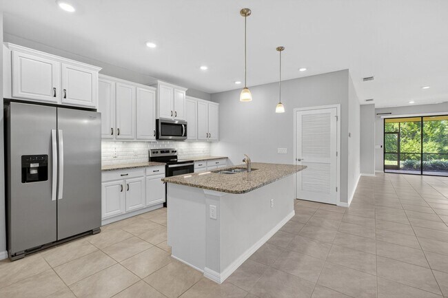 Foto del edificio - Annual Unfurnished 2 Bedroom 2 Bathroom with a Den located in the Preserve at the West Villages!