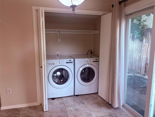 Foto del edificio - 1805 Prairie Knoll Ct