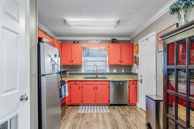 Building Photo - 603 Mountain Dr