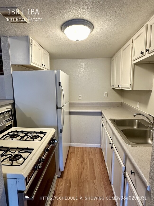 Foto del edificio - 975 N Washington St