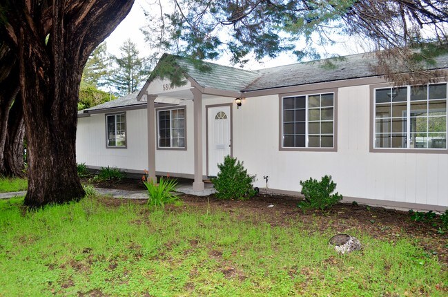 Building Photo - 5800 Valley Dr