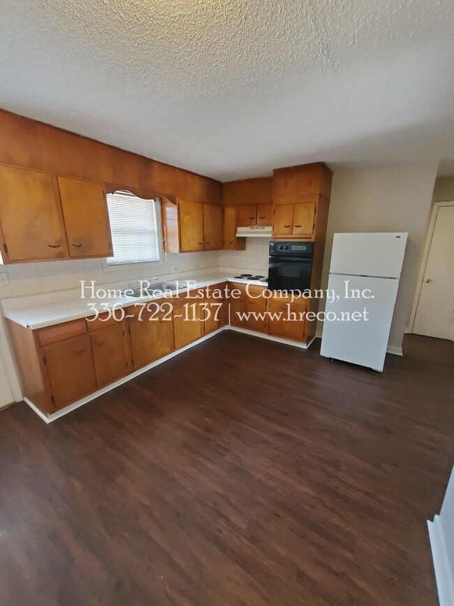 Photo - 135 E. Wall Street Apt #4