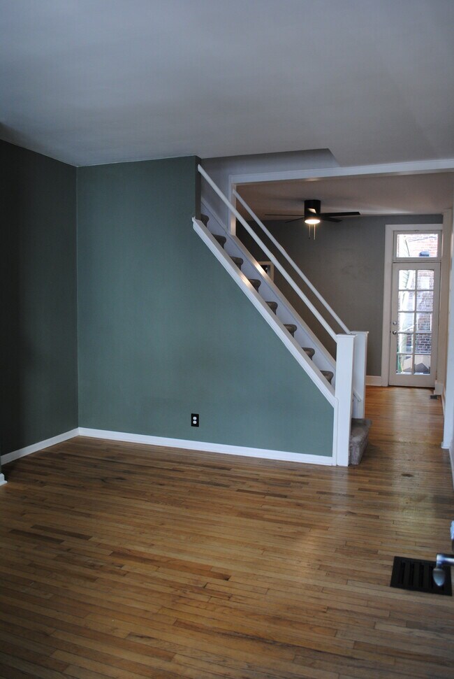 Foto del edificio - 790 N Croskey St