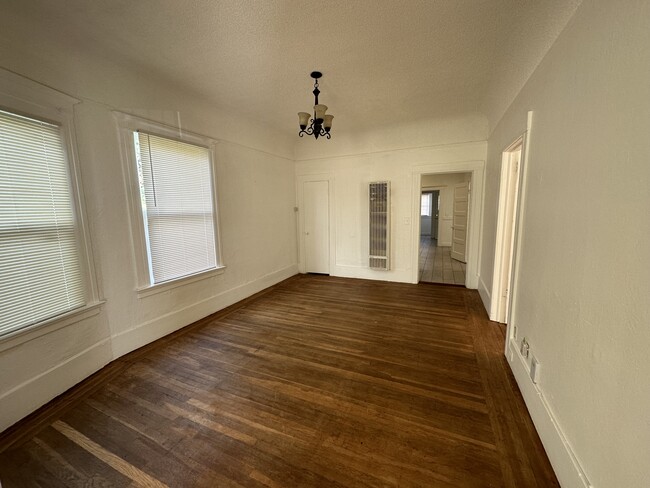 Dining Area - 880 37th St