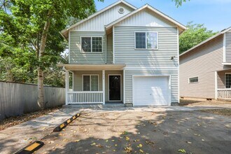 Building Photo - 117 SE 129th Ave