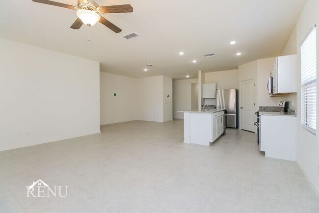 Foto del edificio - 35396 W San Capistrano Ave