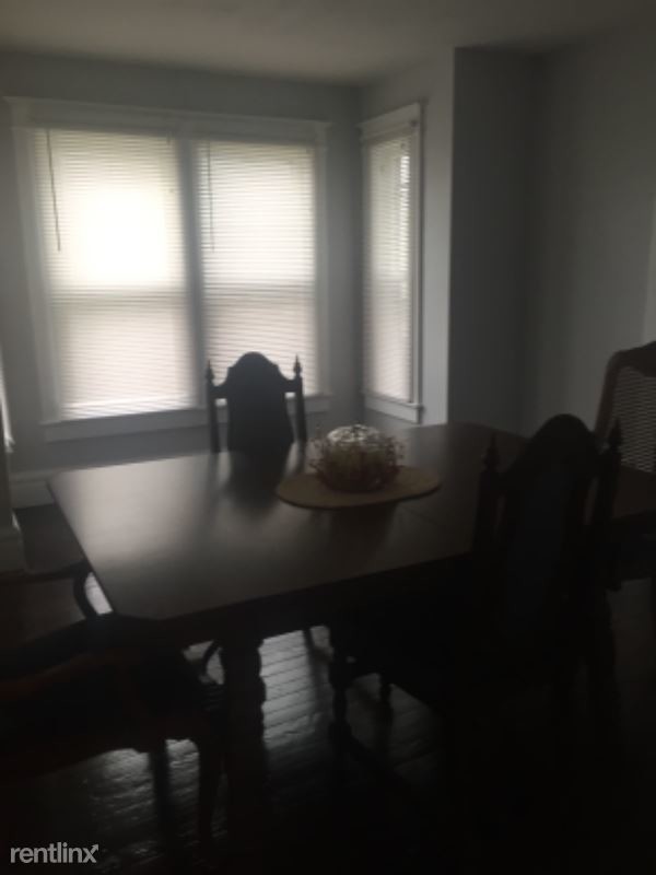 Building Photo - 4 br, 1.5 bath House - 201 W Elm St