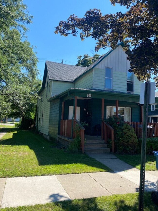 Foto del edificio - 840 Lafayette Ave SE