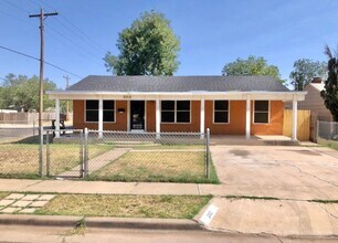 Building Photo - 2012 31st St