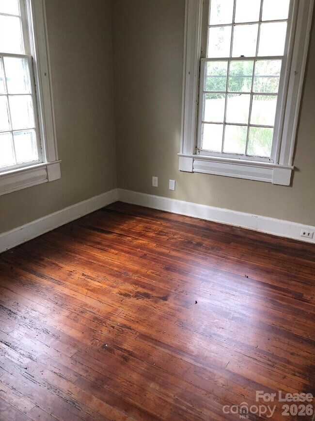 Foto del edificio - 656 E Sharpe St