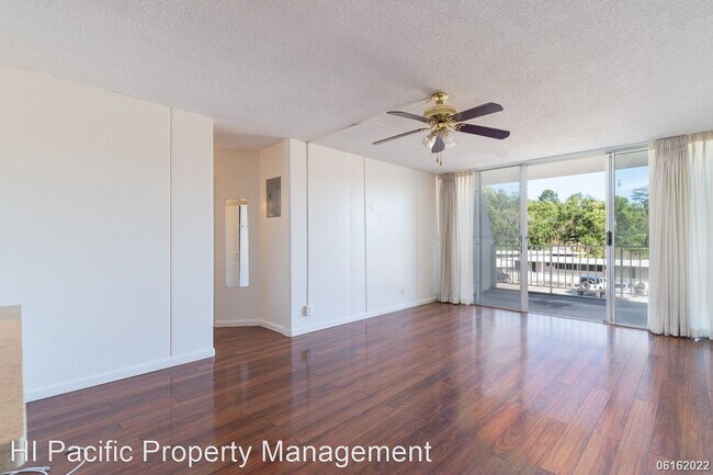 Foto del edificio - 2 br, 1 bath House - 95-2055 Waikalani Pl ...