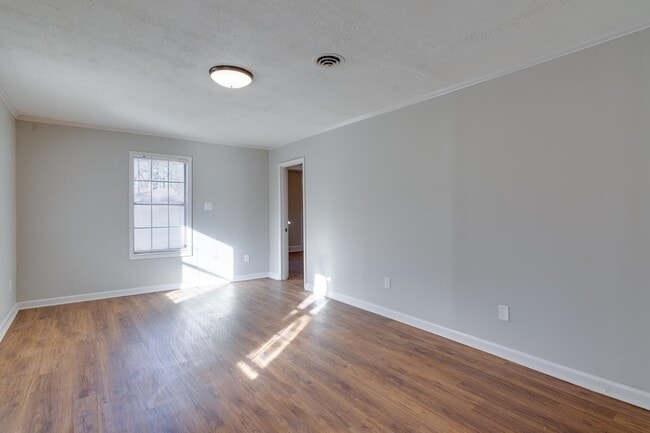 Building Photo - 950 Parkhaven Ln