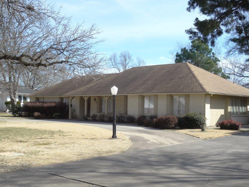 Foto principal - 1122 W Cypress St