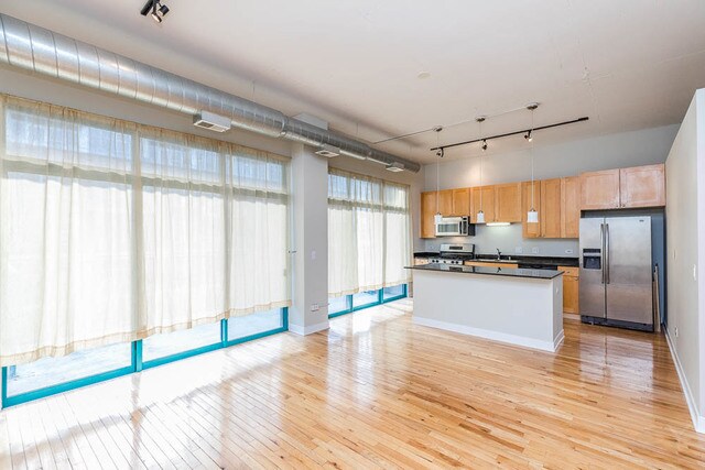 Foto del edificio - 910 W Madison St