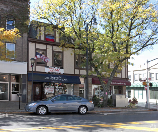 Building Photo - 33-37 W Main St