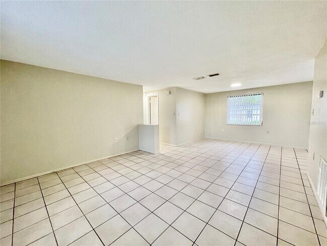 Foto del edificio - 10014 Sleepy Hollow Ln