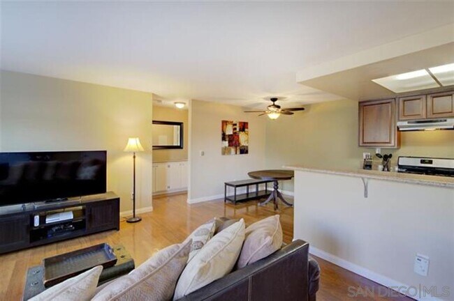 Foto del edificio - 552 Canyon Dr