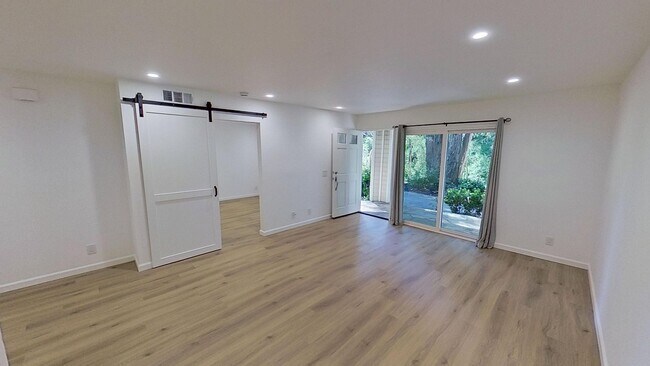 Foto del edificio - 1 bed/ 1 bath Condo in Goleta-Eucalyptus Grove HOA