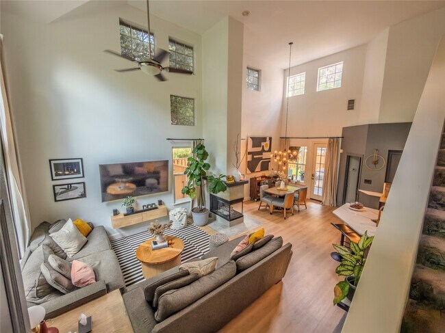 Foto del edificio - 48 Lakeridge Dr