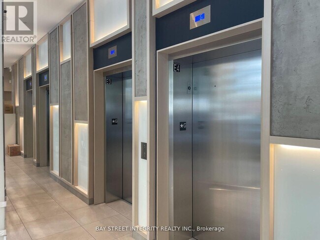 Building Photo - 77 Mutual St