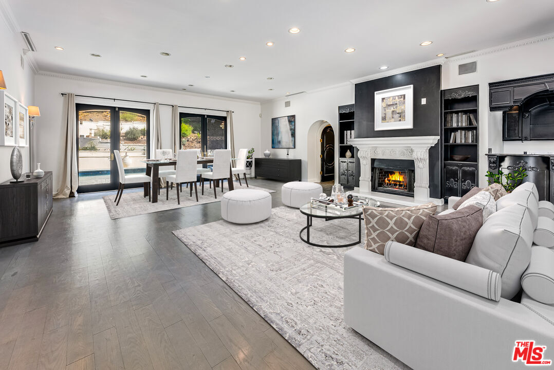 Foto principal - 1010 Roscomare Rd
