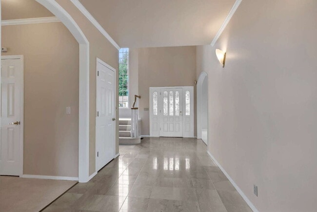 Building Photo - Rare Short-Term Rental Opportunity | Beautiful Custom Home with Flexible 6-Month & Month-to-Month...