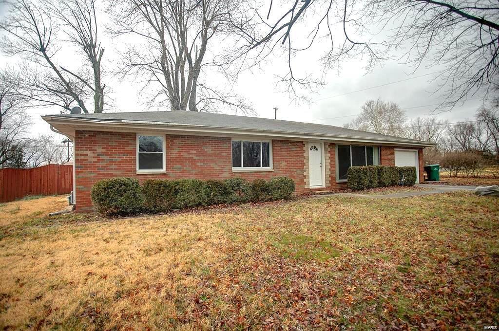 Primary Photo - 9 Hazelwood Dr