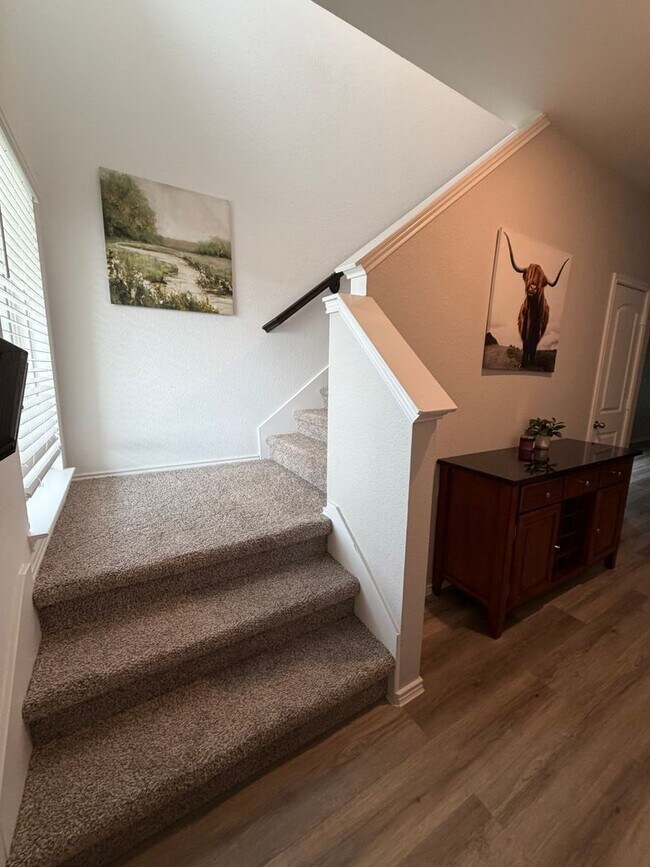 Building Photo - 16802 Paintbrush Holw Ln