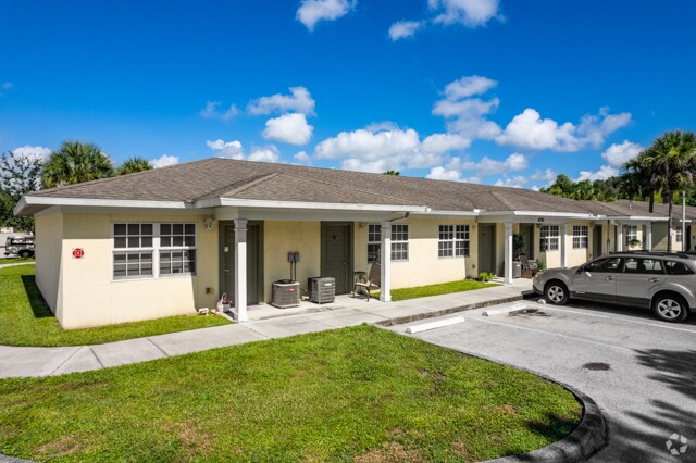Foto principal - 4701 Swanson Loop