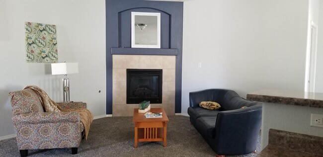 Foto del edificio - 1143 Desert Sunflower Dr NE