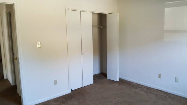 Building Photo - 3002 Caldwell Ct