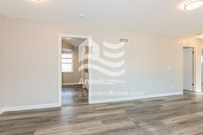 Foto del edificio - 1657 Mowbry Ln