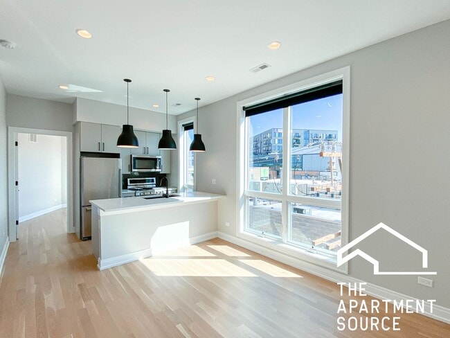 Foto del edificio - 1050 W Cornelia Ave