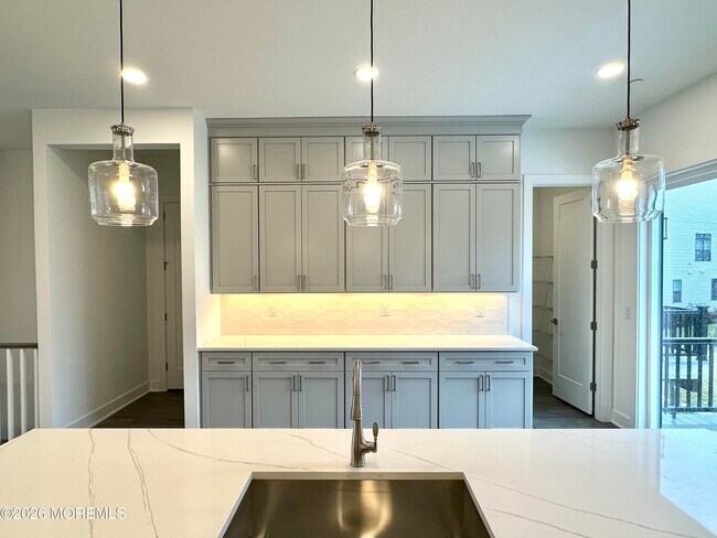 Foto del edificio - 50 Augustus Dr