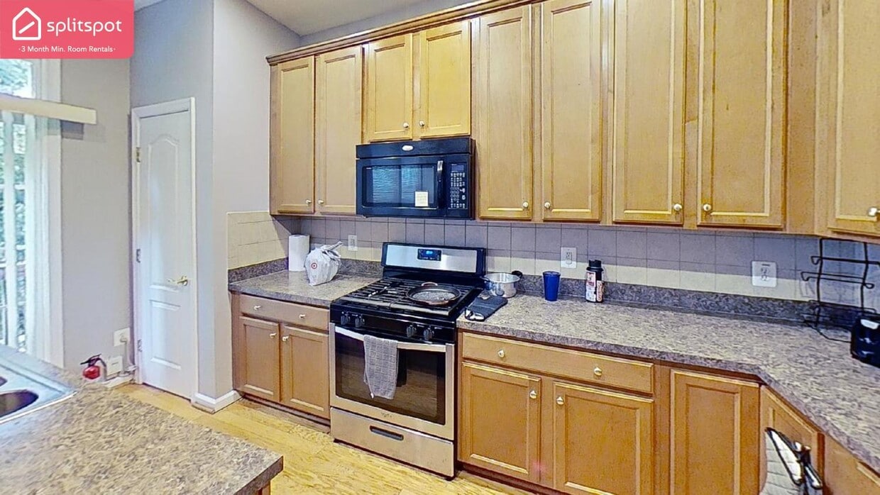 Private room in 5 bedroom Landover Apartment Apartment for Rent in