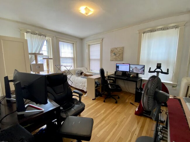 Building Photo - 59 Longwood Ave